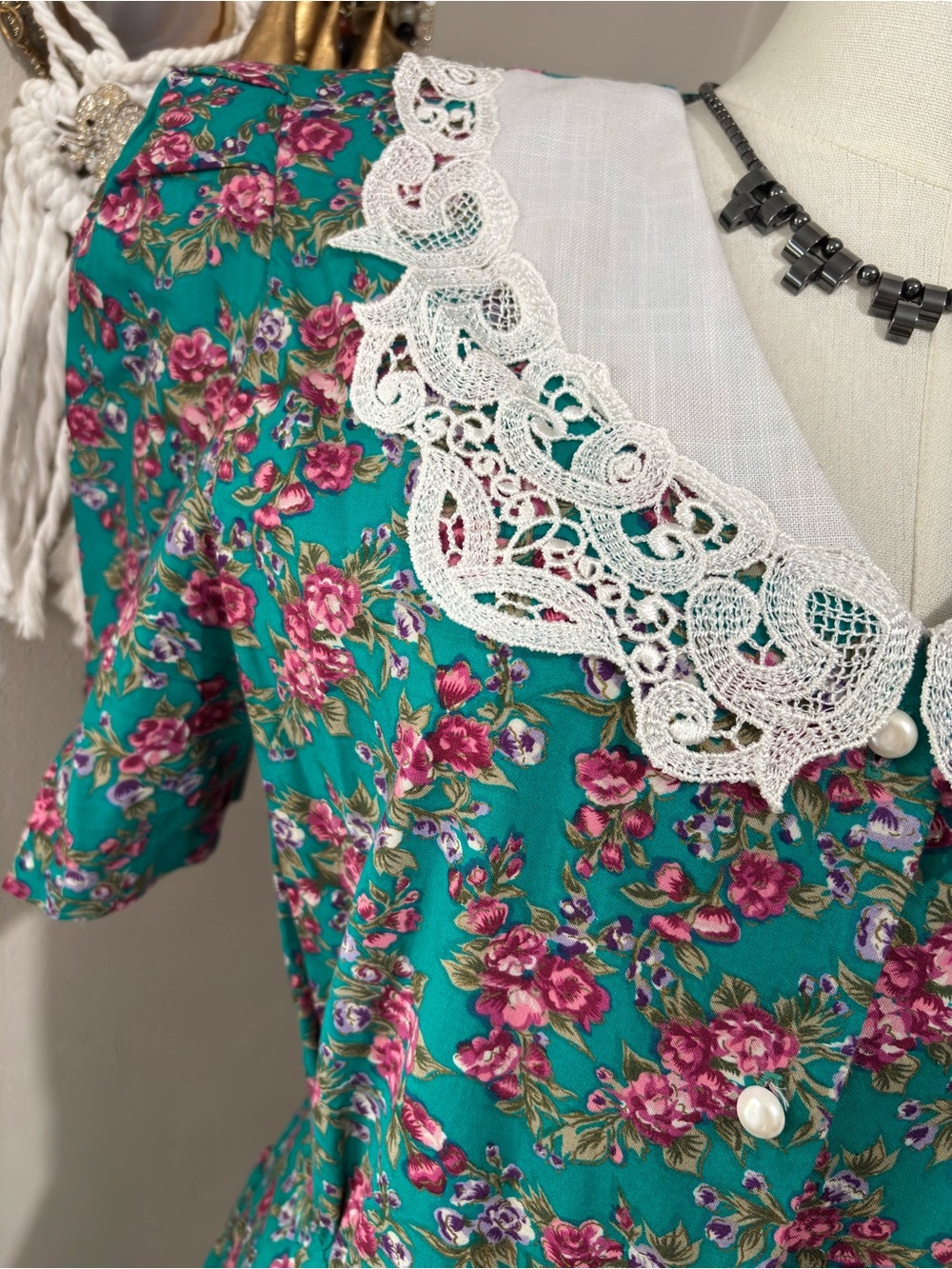 Miss Dorby Vintage Green and Pink Dress with Lace Yolk Collar Size 12P 80s Retro - Picture 3 of 10
